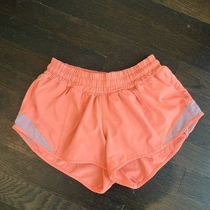 Lululemon Hottie Hot Shorts 2.5